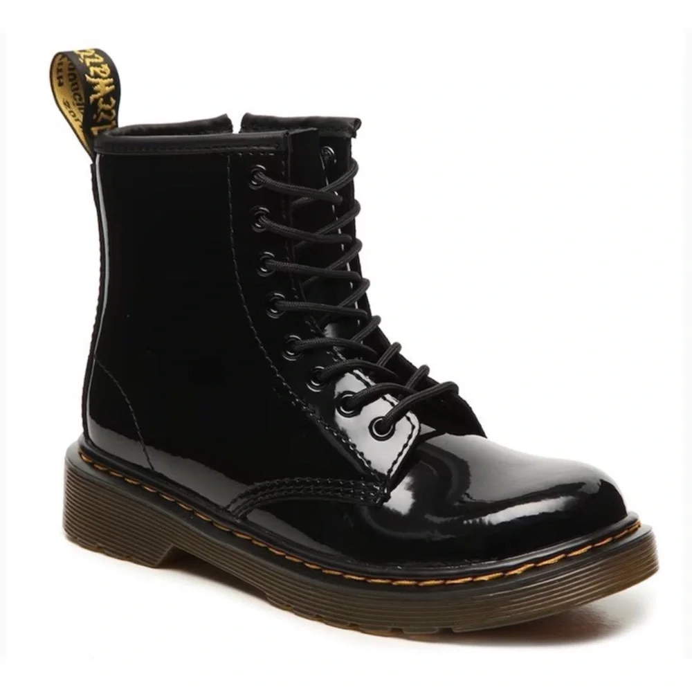 Doc Martens, the 1460 Junior Boots Black Patent